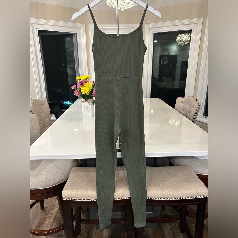 Wild Fable Women’s Green Seamless Fabric Bodysuit NWOT